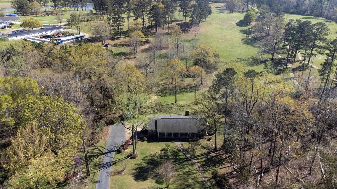 231 Fairway Dr