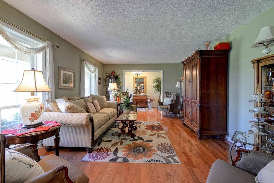231 Fairway Dr