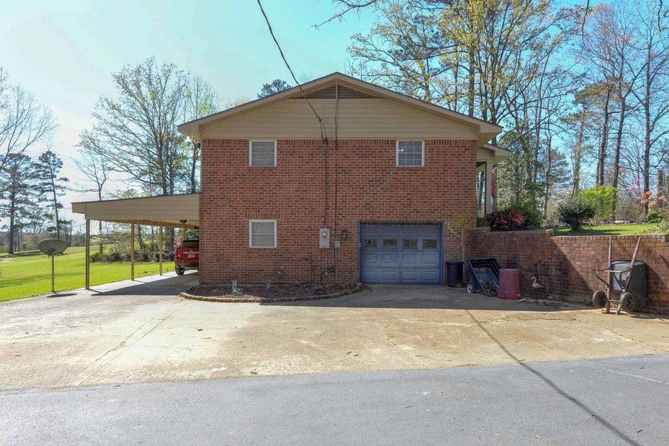 231 Fairway Dr