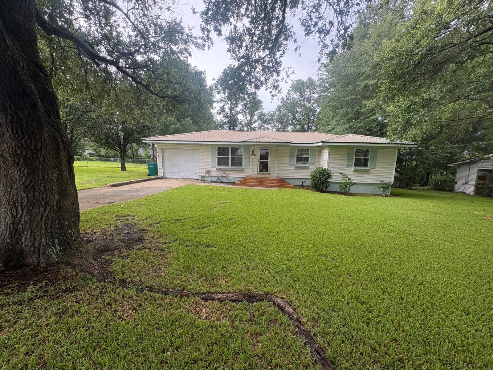 417 N Dvorak Circle