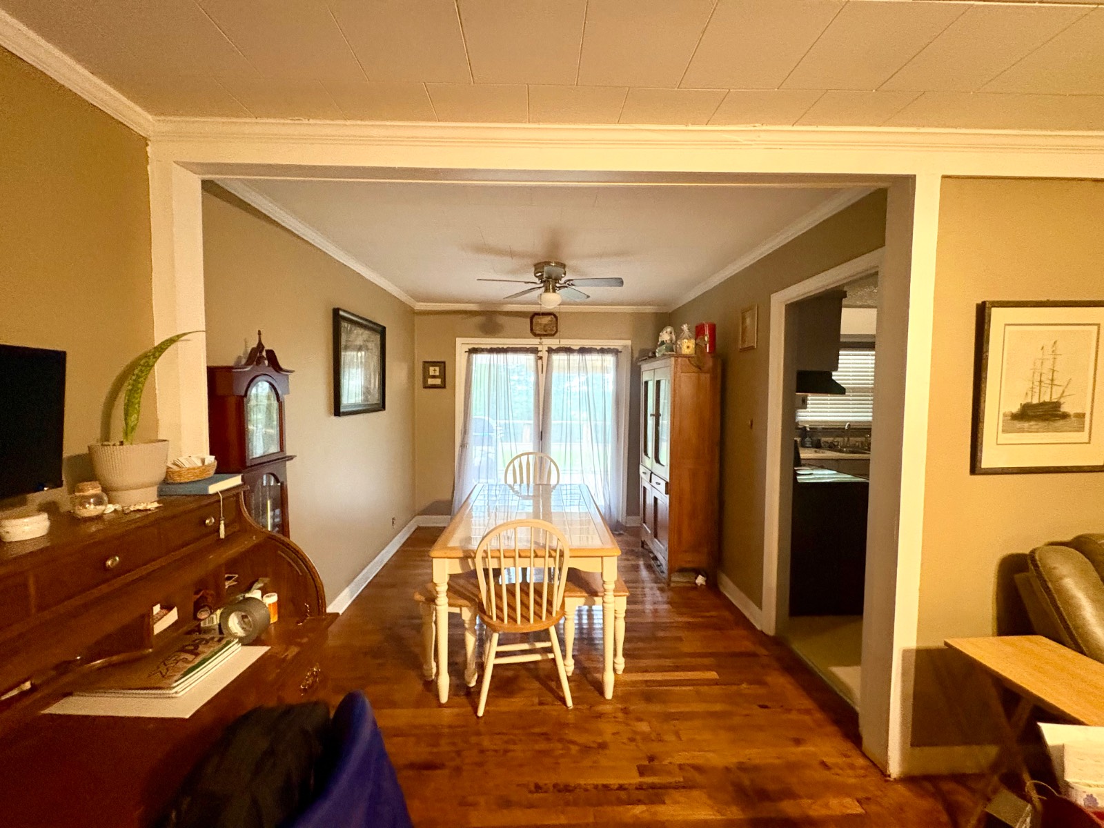 417 N Dvorak Circle