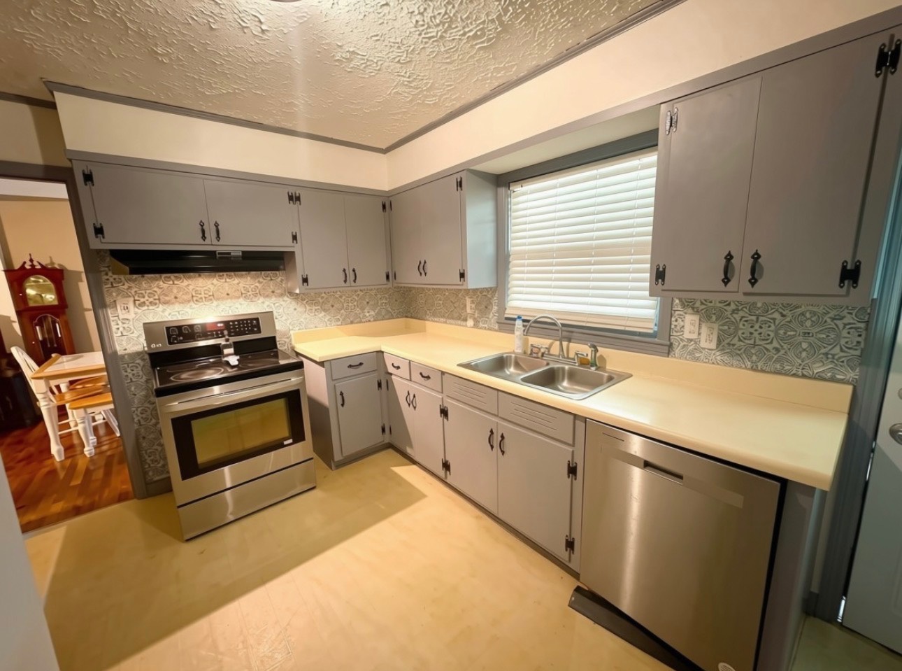 417 N Dvorak Circle