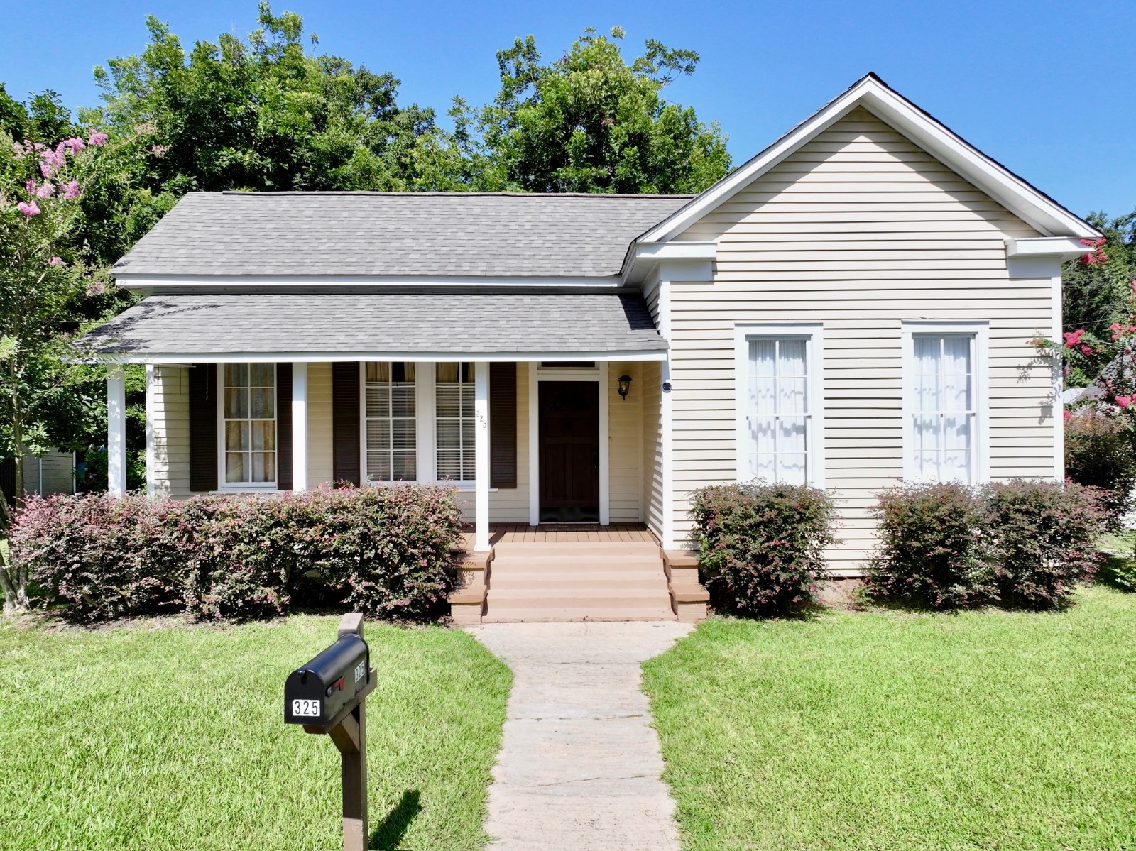 325 Cherry Ave