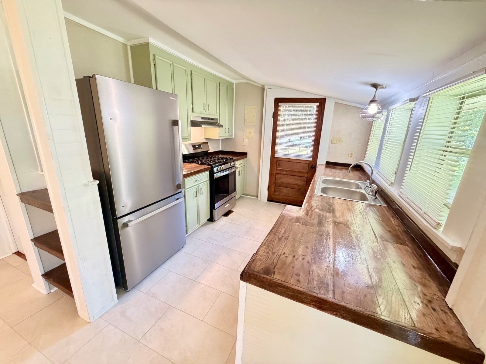 325 Cherry Ave