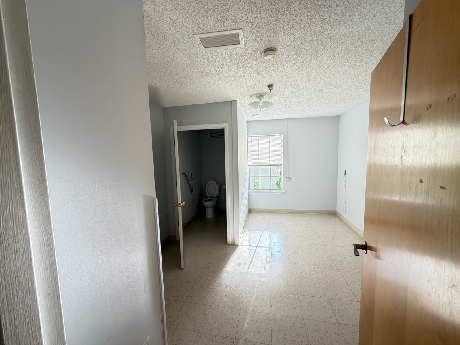 930 W 3rd Street