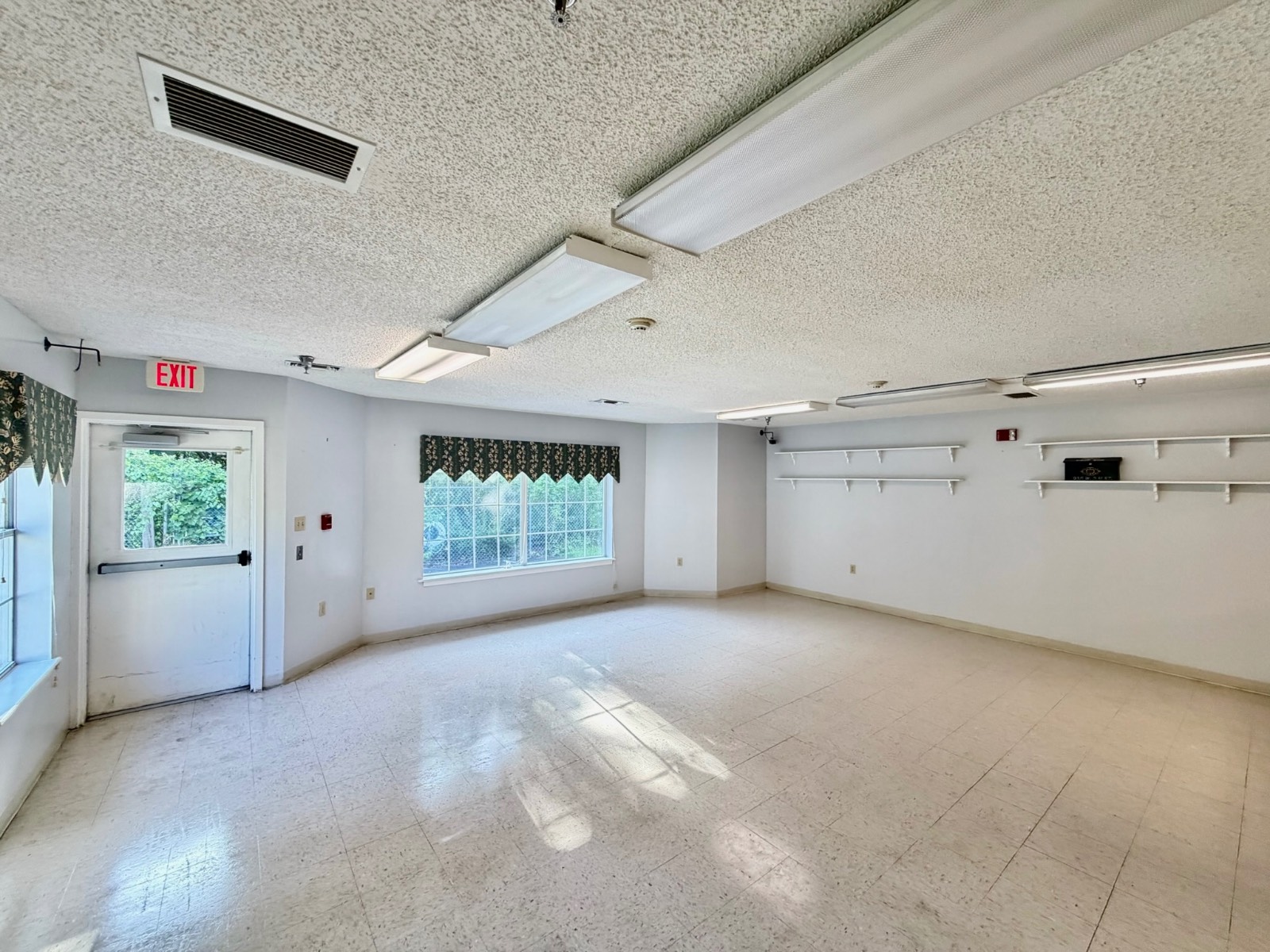 930 W 3rd Street
