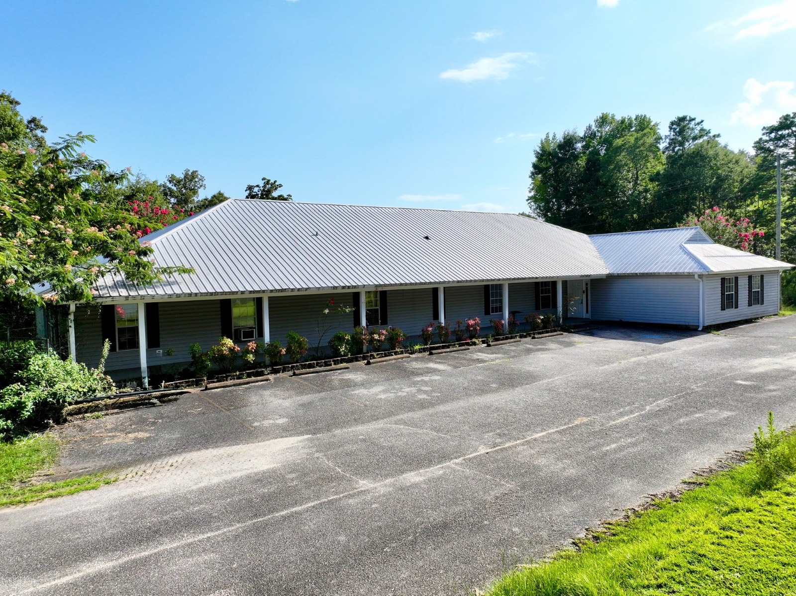 935 W 3rd Street