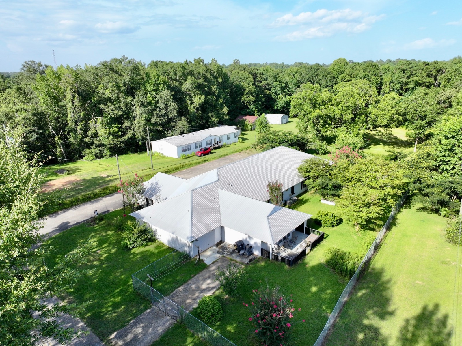 935 W 3rd Street