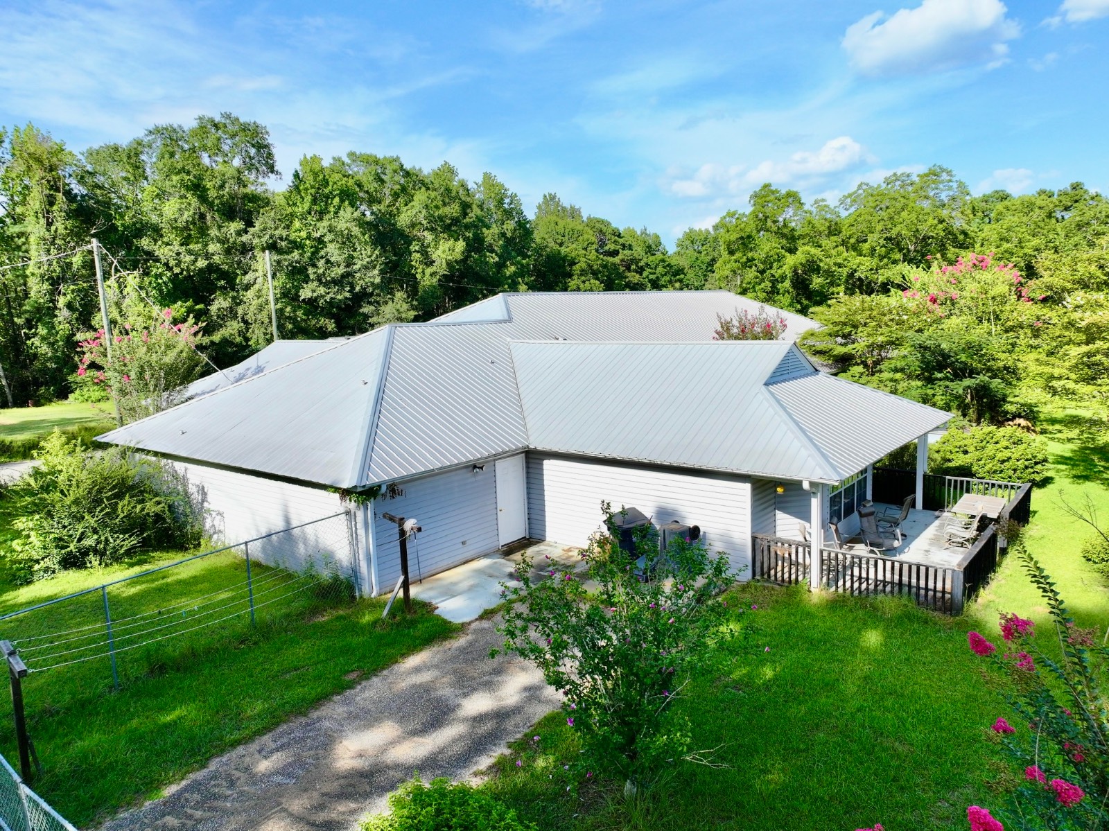 935 W 3rd Street