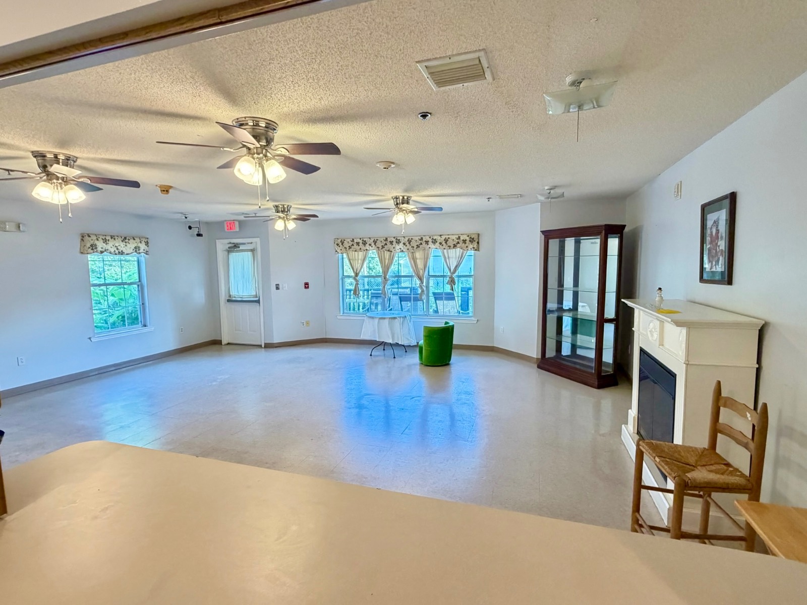 935 W 3rd Street
