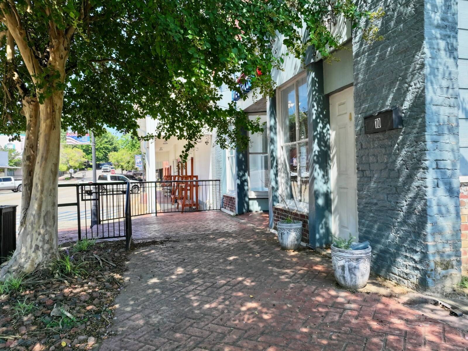 10 Wilson Ave