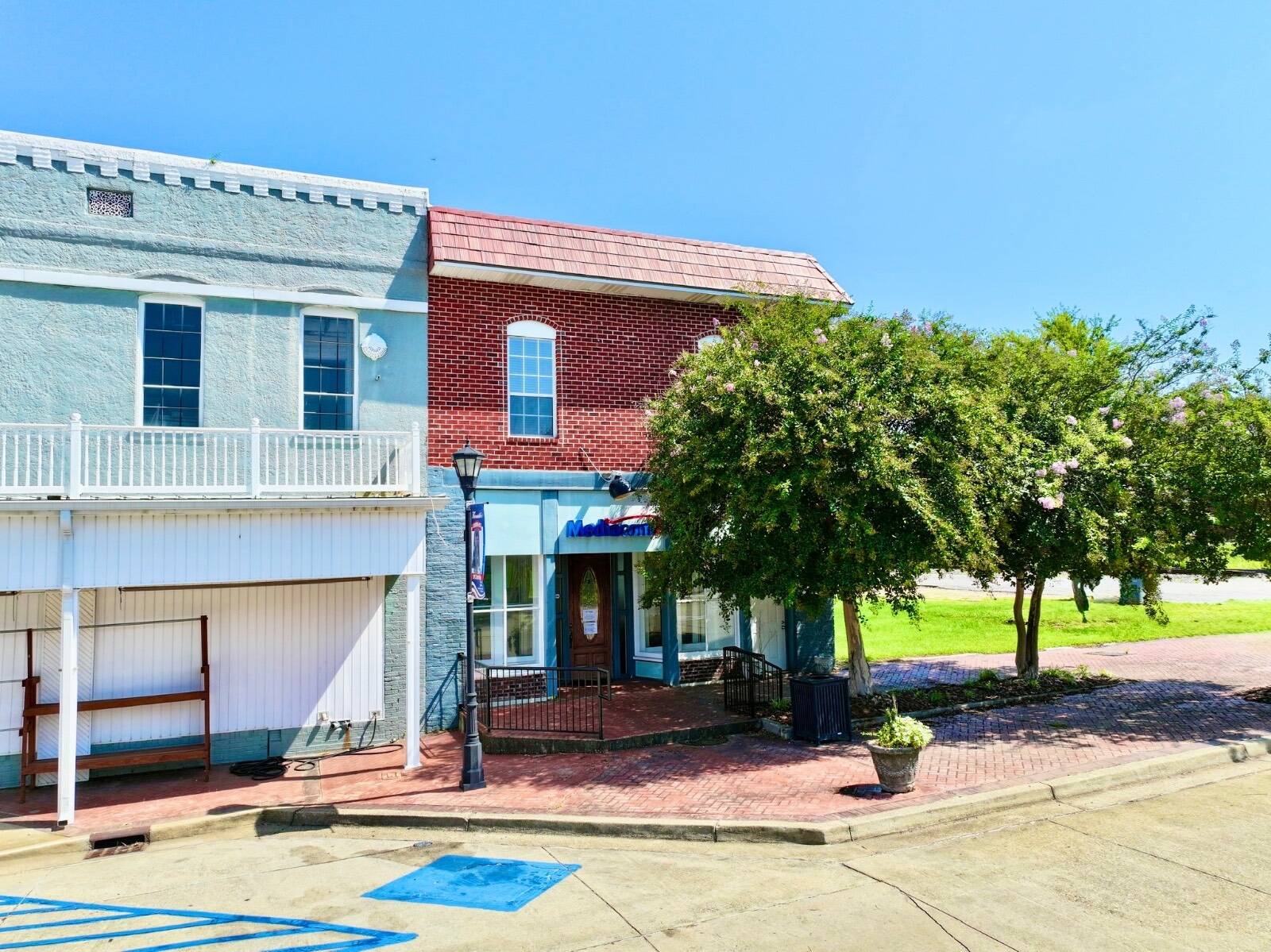 10 Wilson Ave