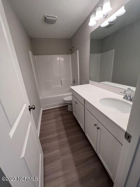 9012 Laurel Bay Lane, 5