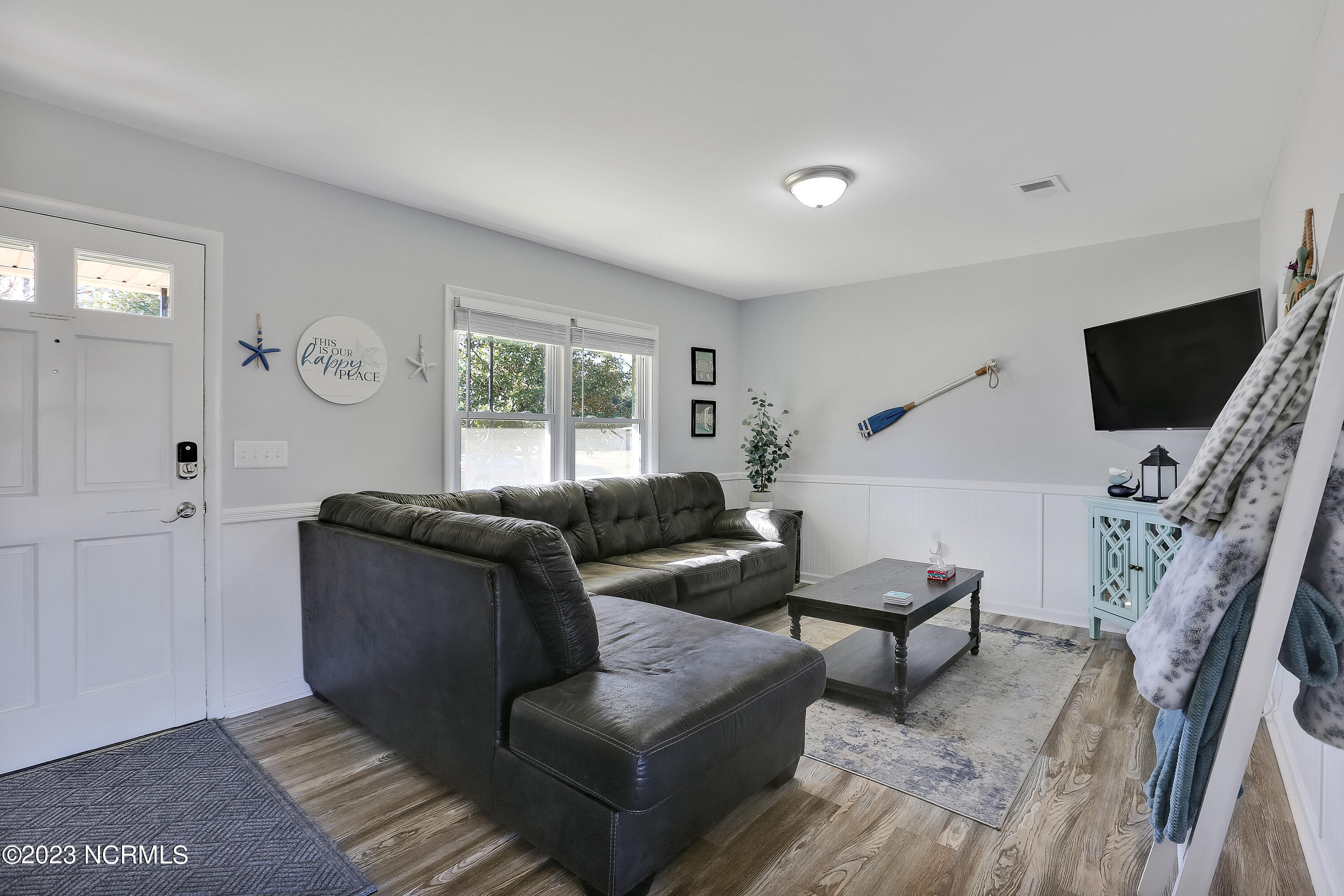 4613 Kings Drive