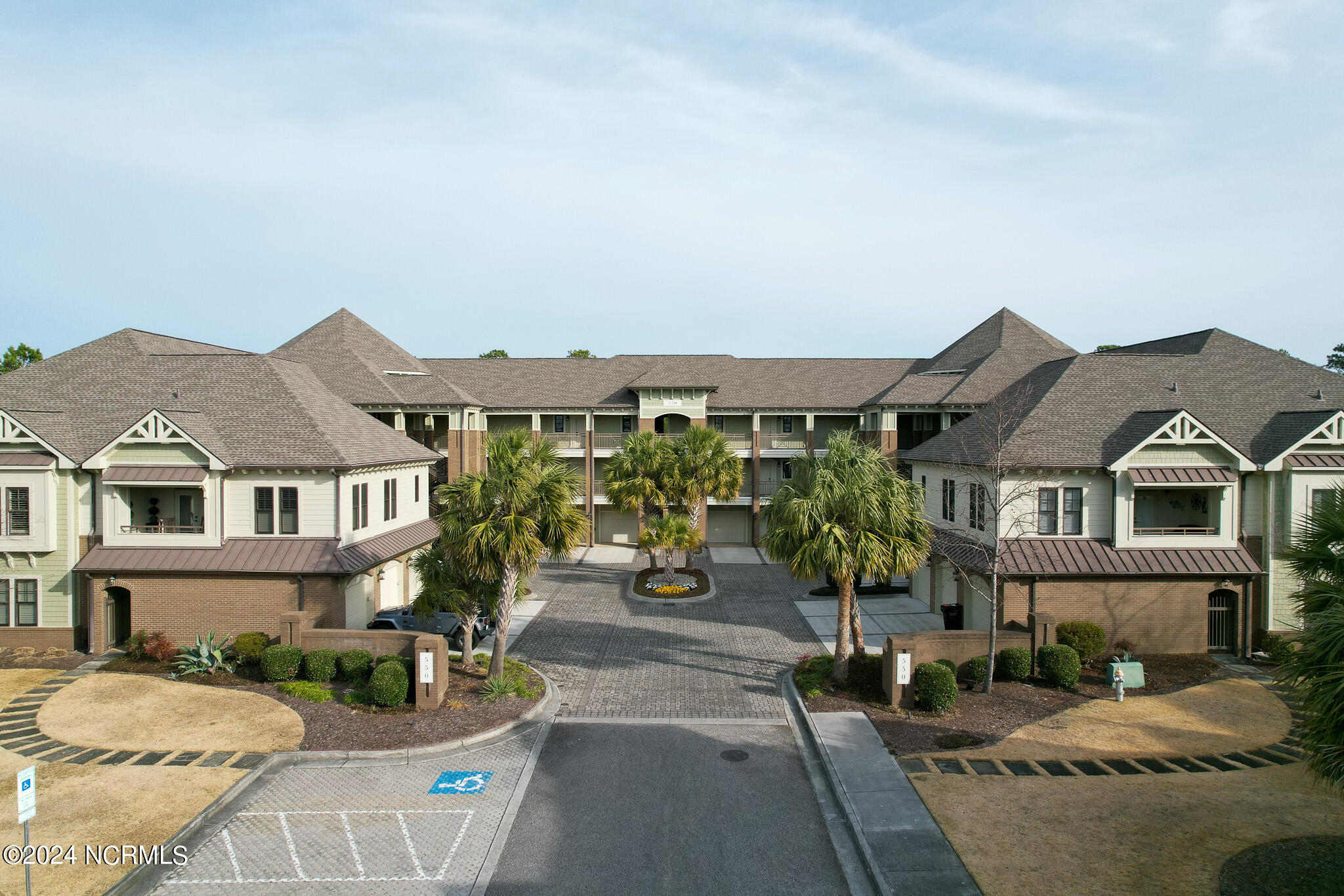 550 Grande Manor Court, 202