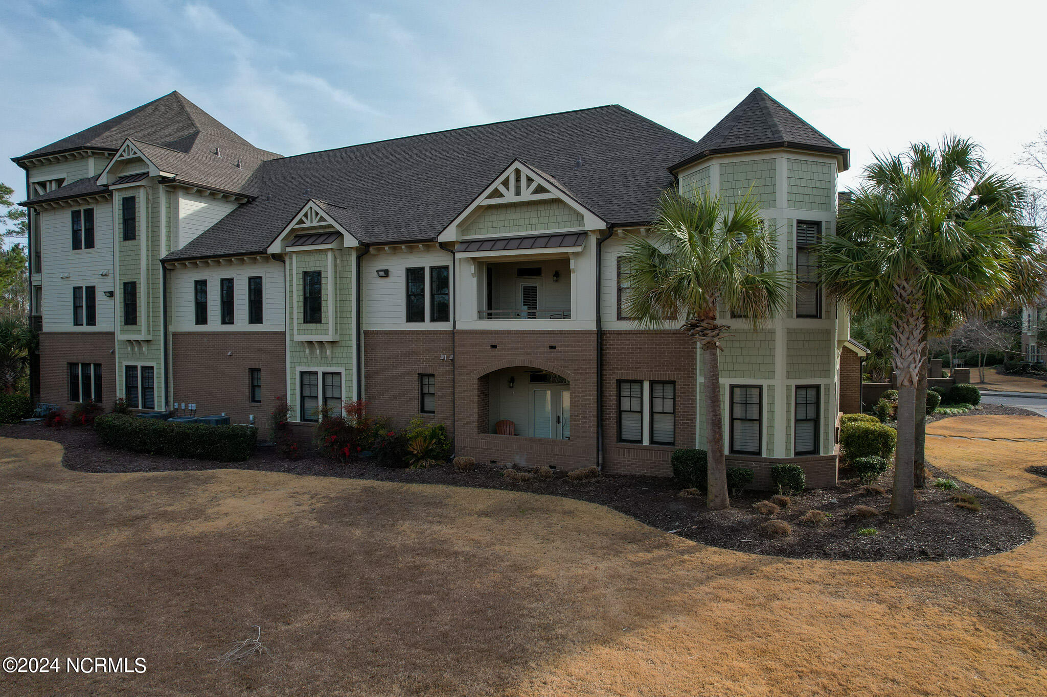 550 Grande Manor Court, 202