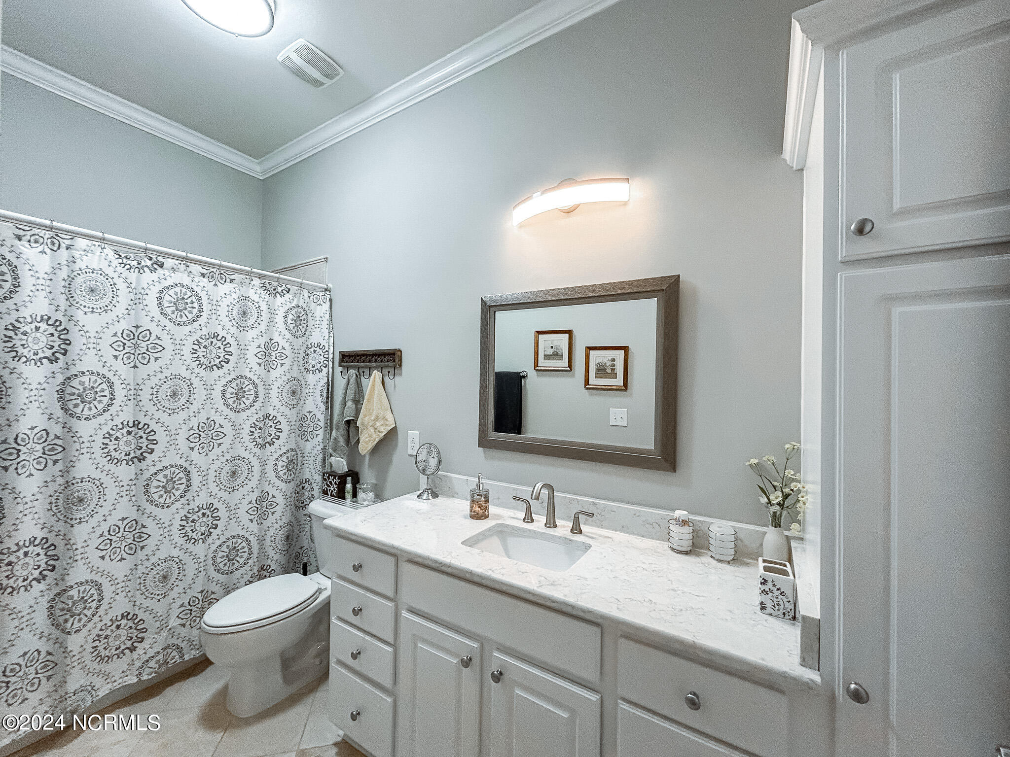 550 Grande Manor Court, 202