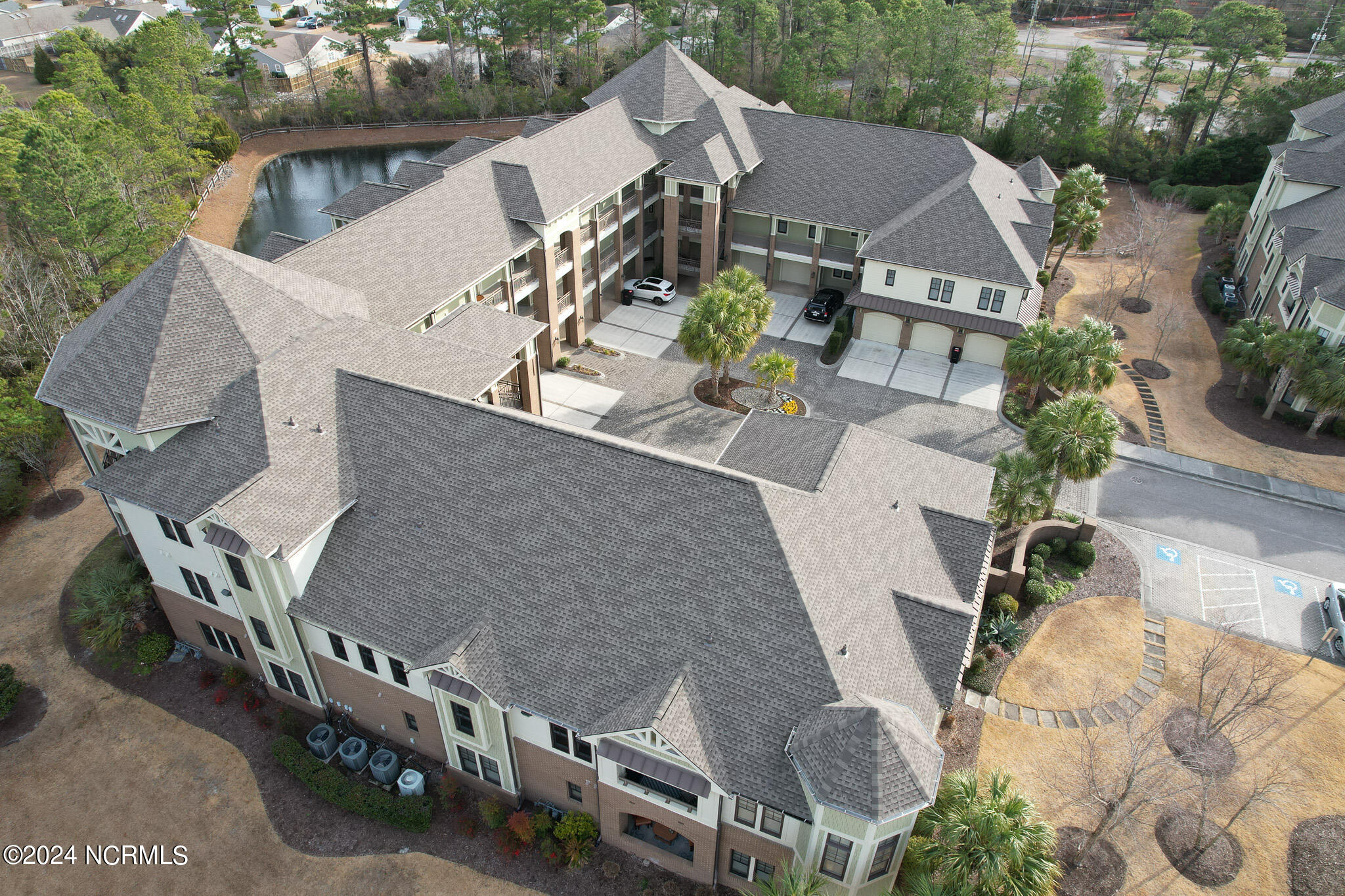 550 Grande Manor Court, 202