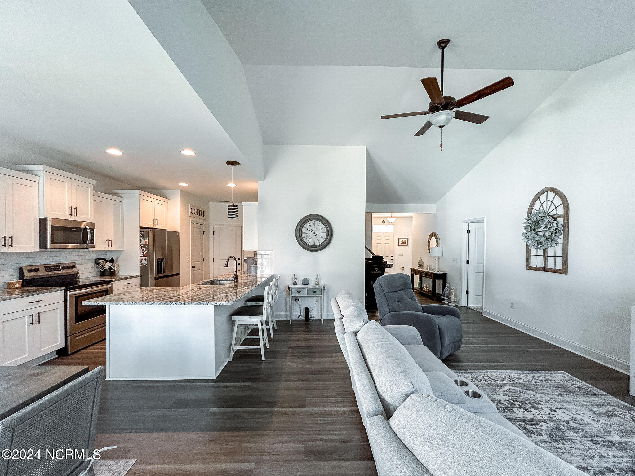 1261 Putnam Drive