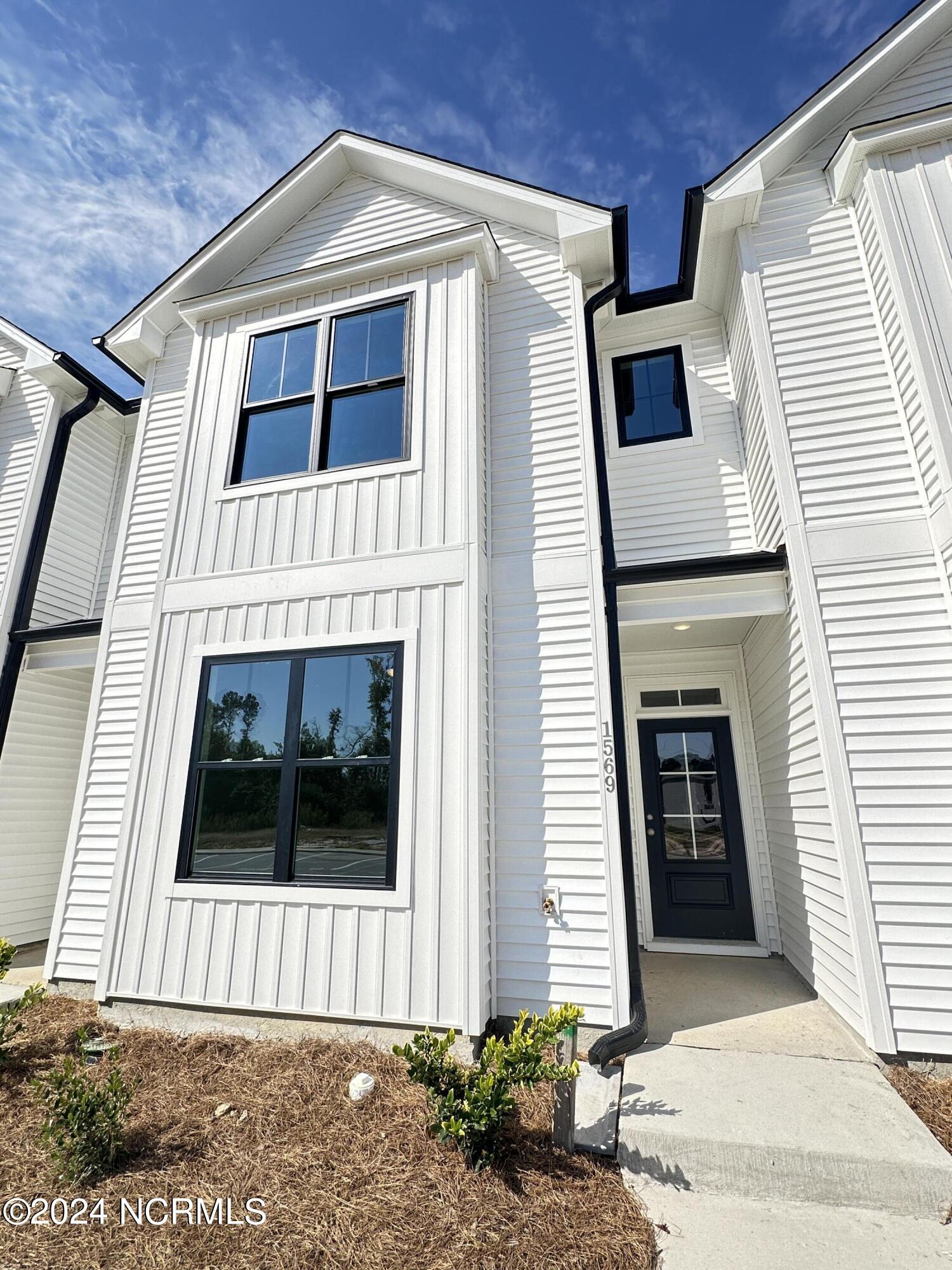 1569 Dusk Cove NE