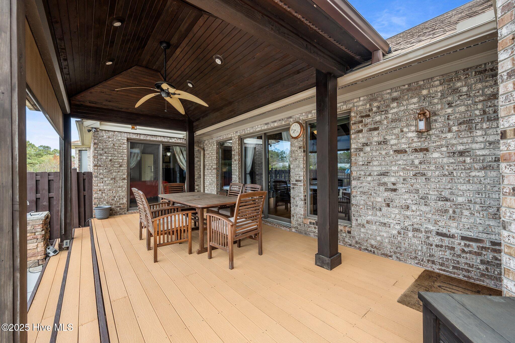 106 Bogey Court