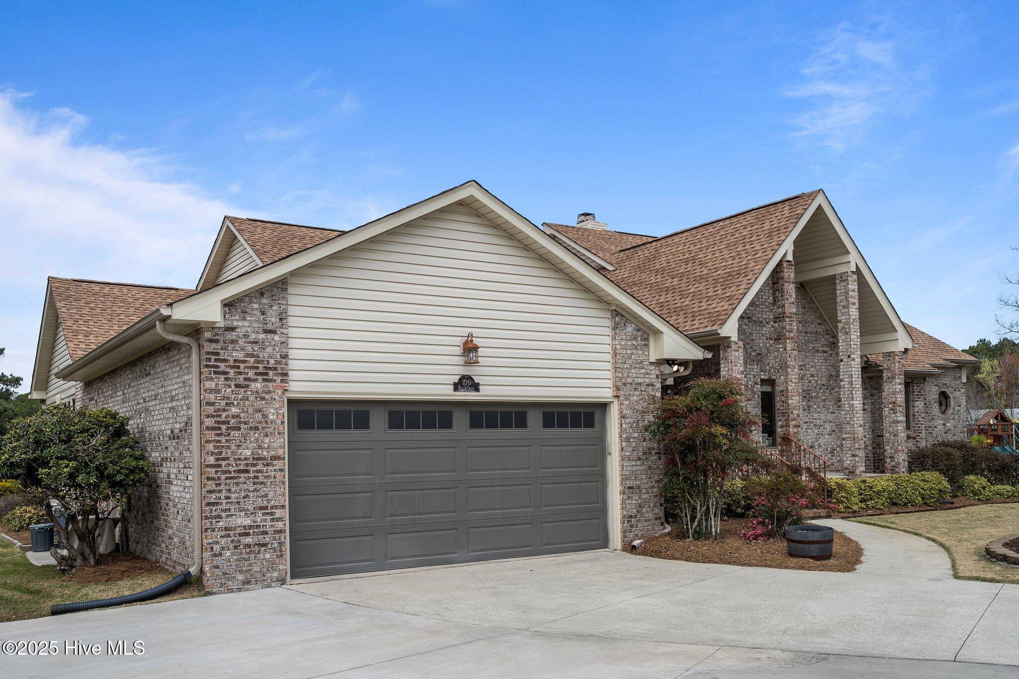 106 Bogey Court