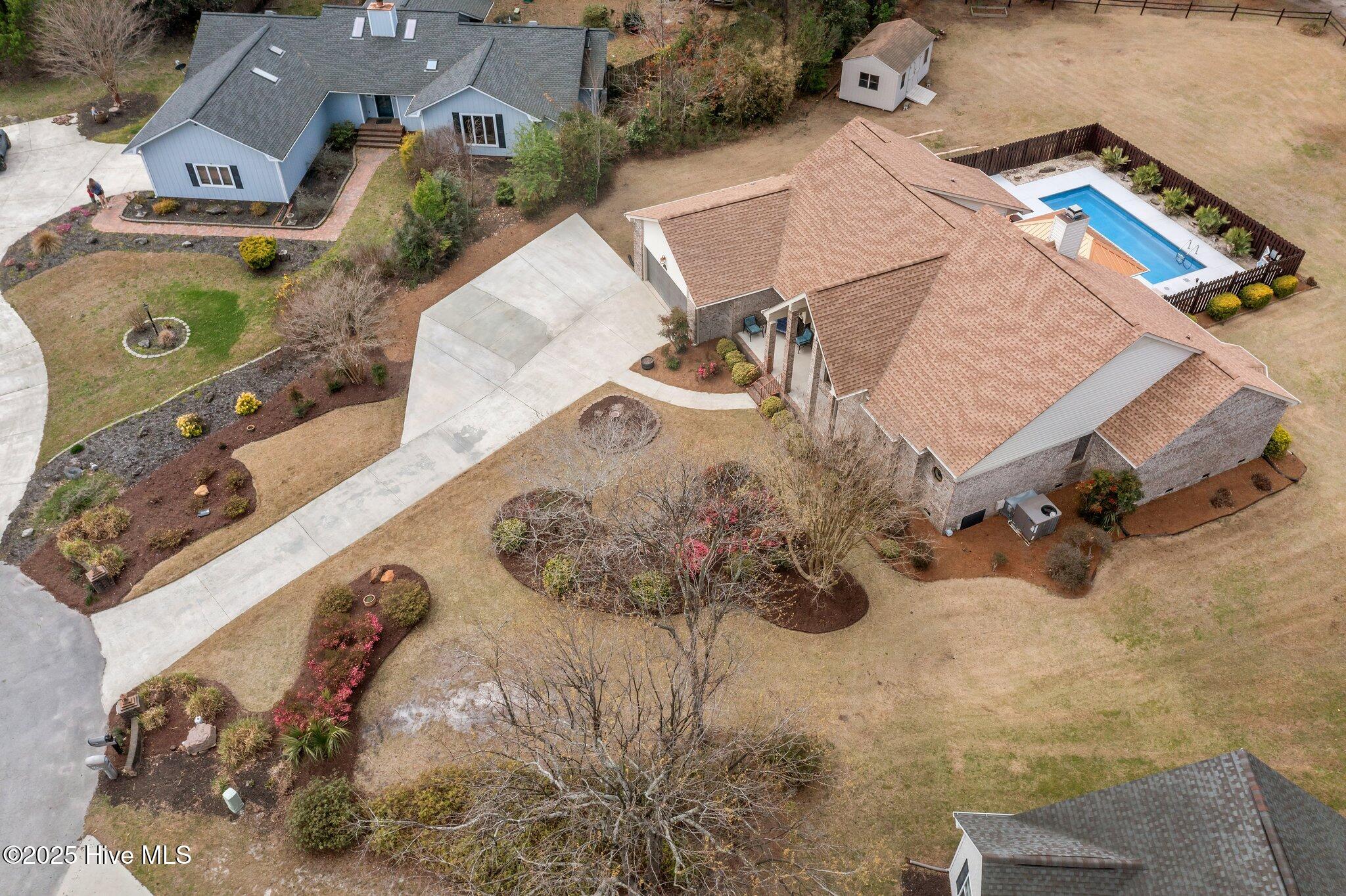 106 Bogey Court