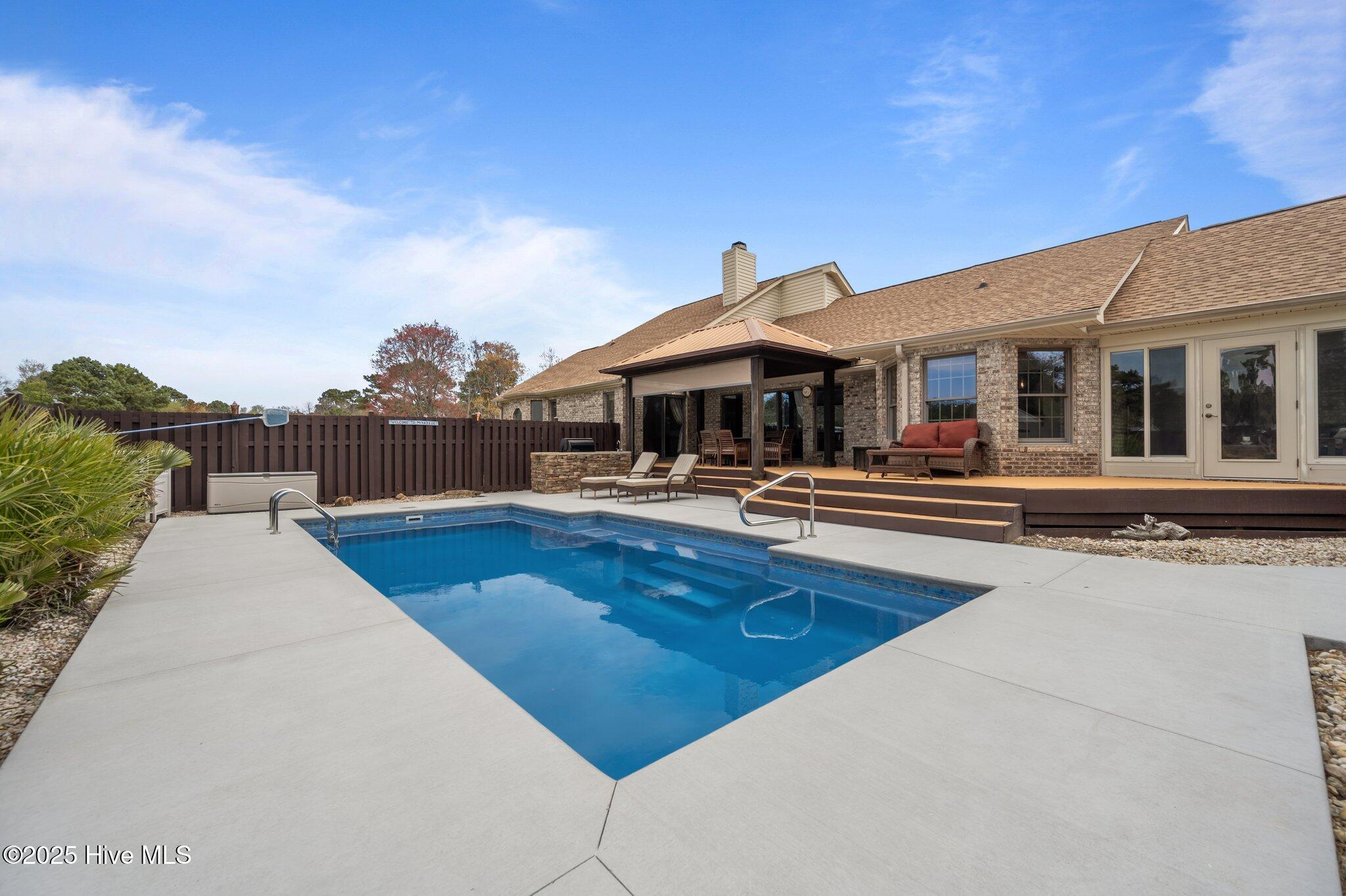 106 Bogey Court