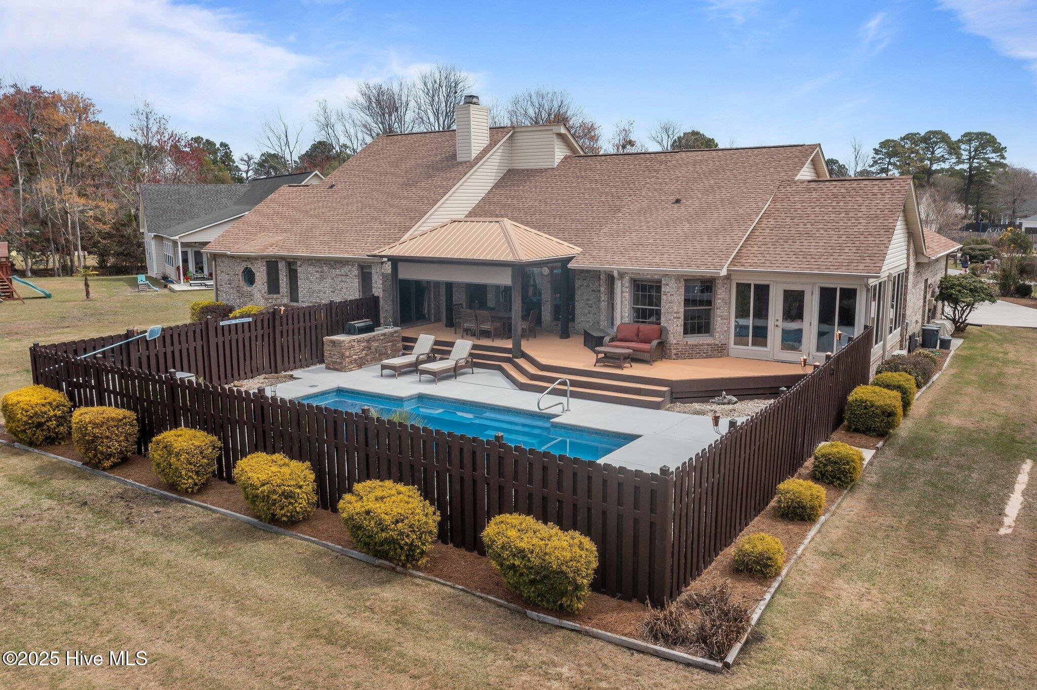 106 Bogey Court