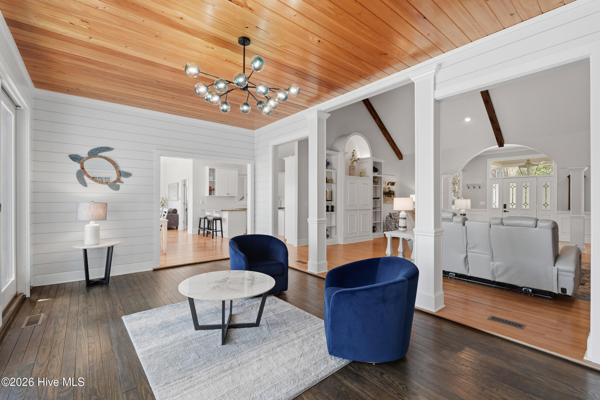 606 Ravenswood Road