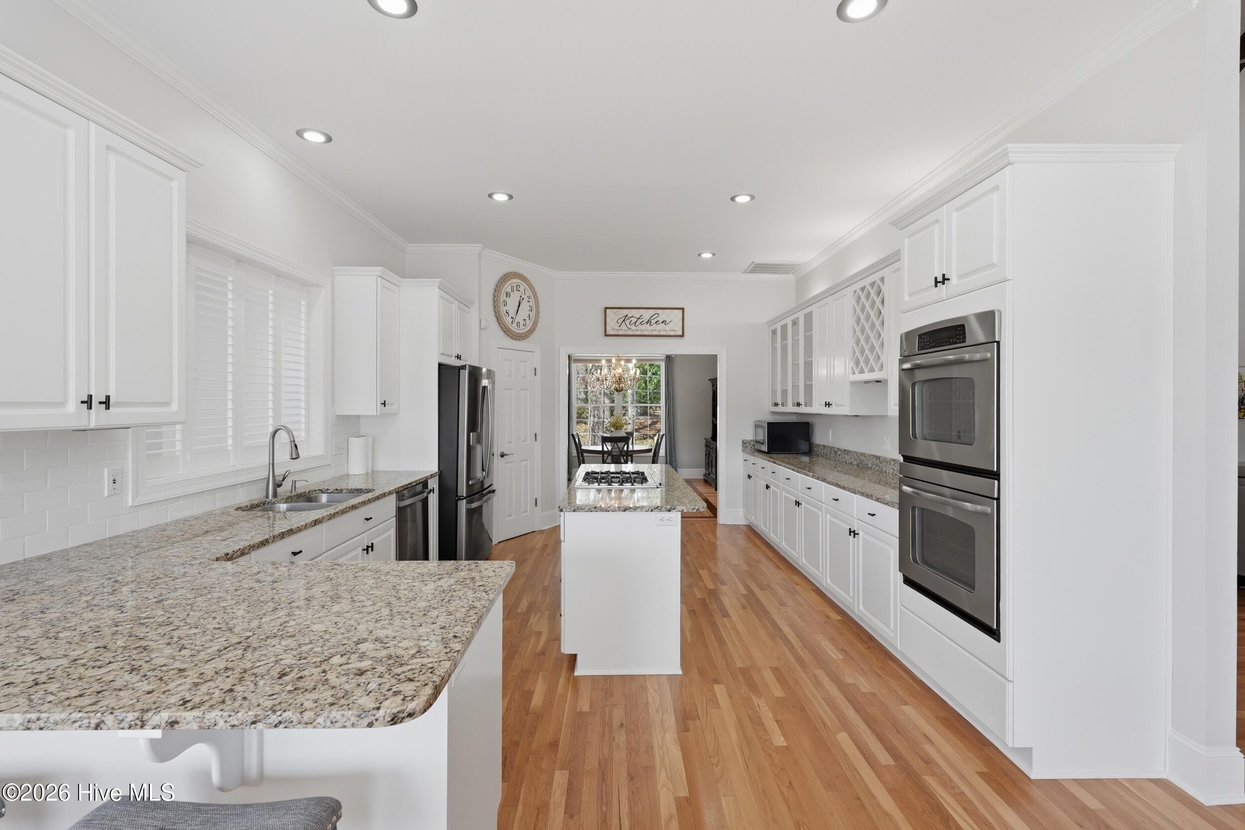 606 Ravenswood Road