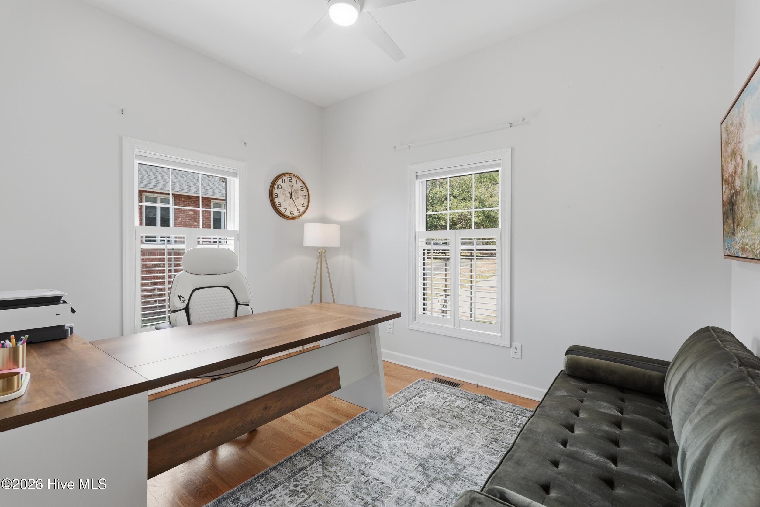 606 Ravenswood Road