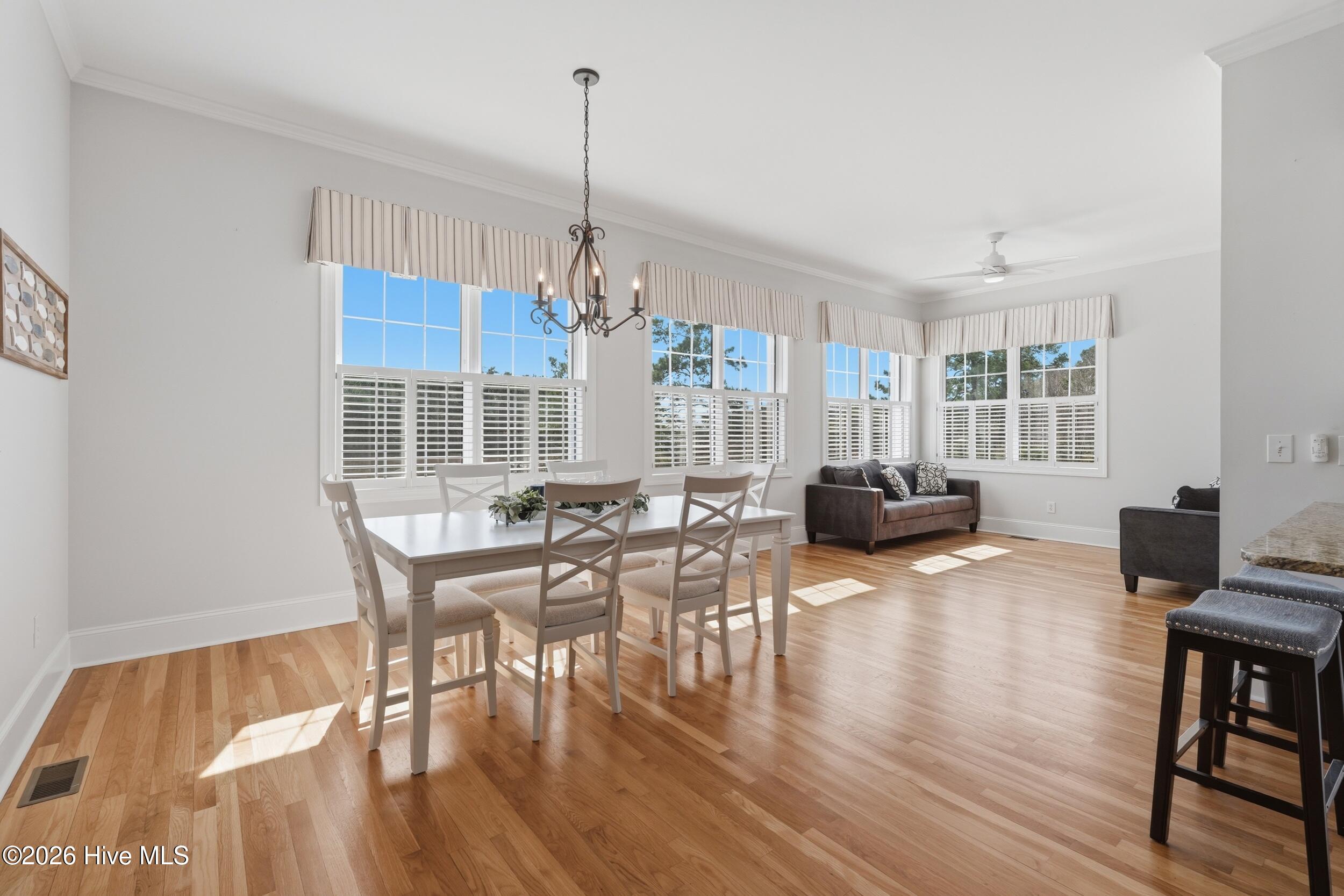 606 Ravenswood Road