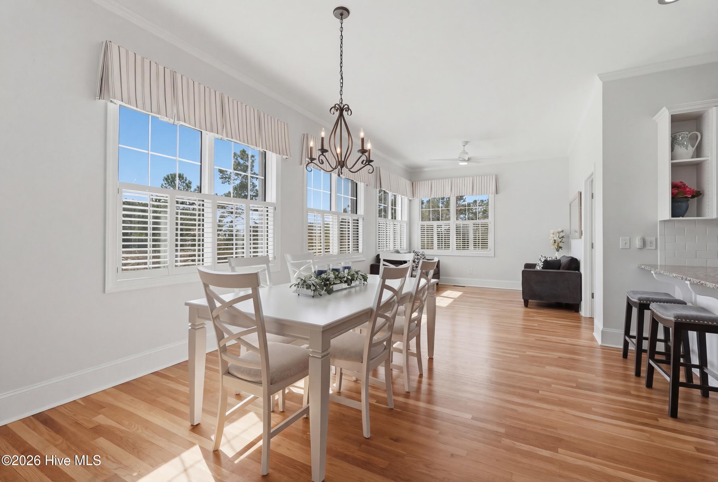 606 Ravenswood Road