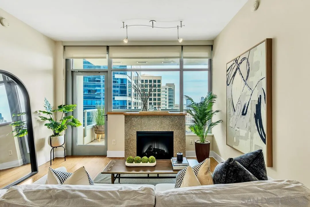 700 W E St Unit 1905