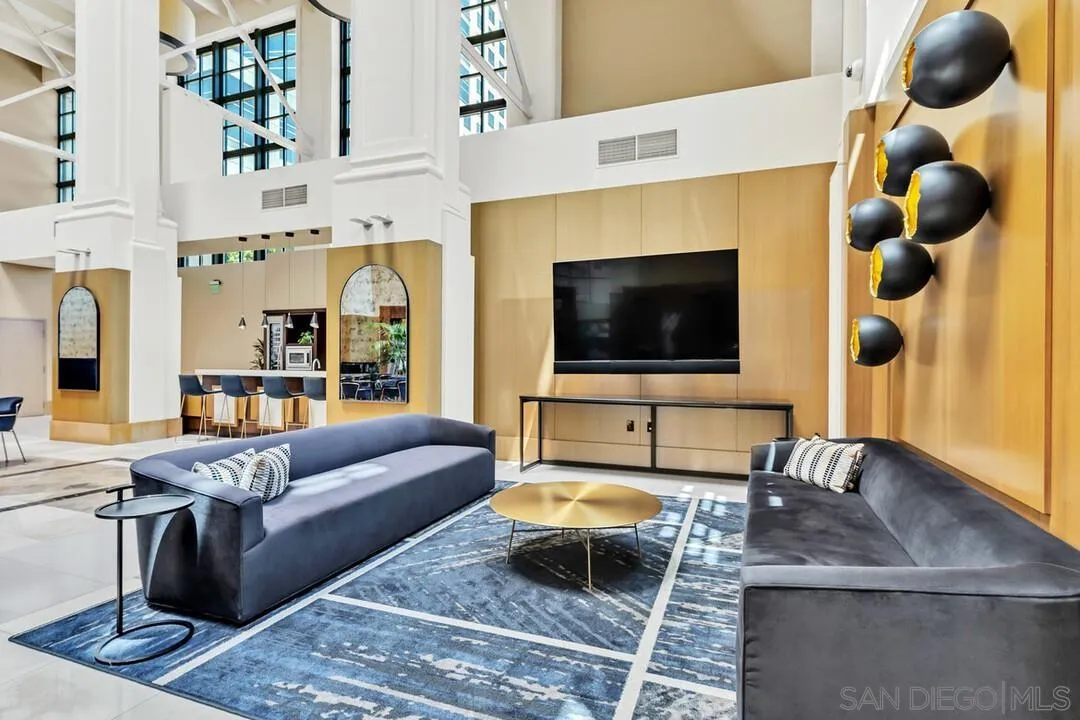 700 W E St Unit 1905