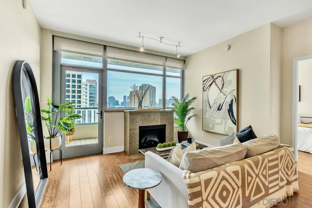 700 W E St Unit 1905