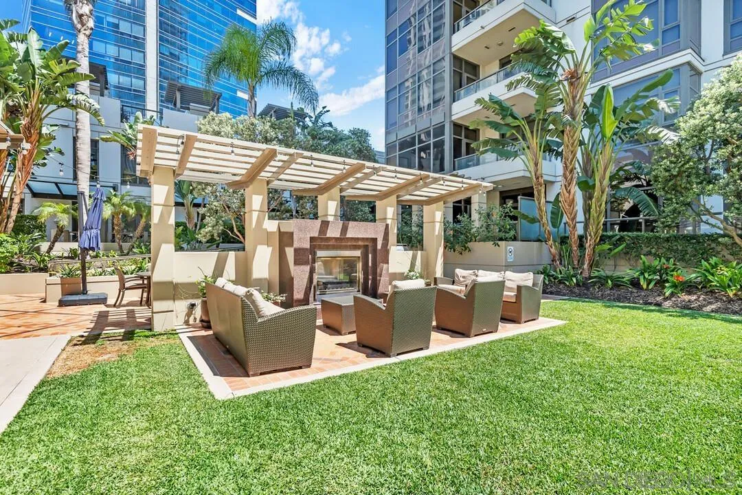 700 W E St Unit 1905