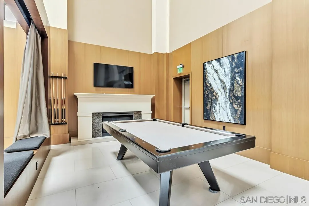 700 W E St Unit 1905