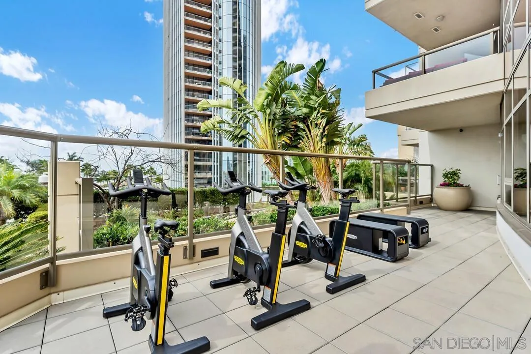 700 W E St Unit 1905