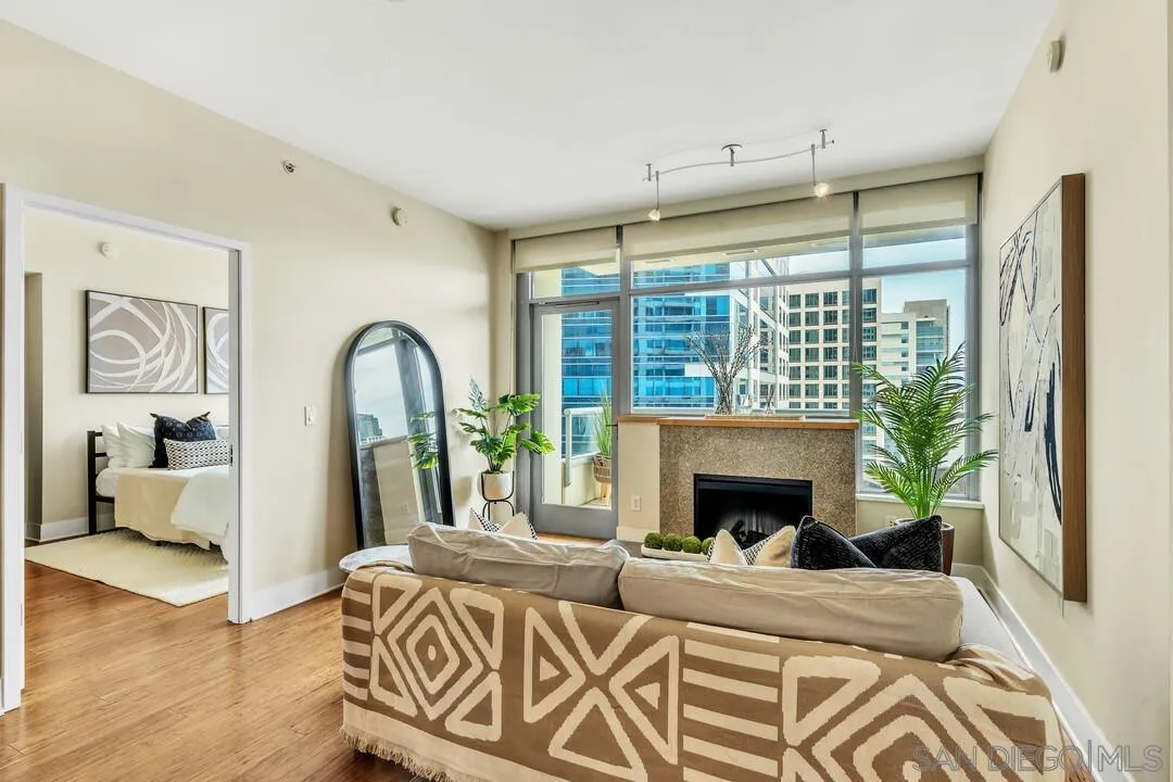 700 W E St Unit 1905