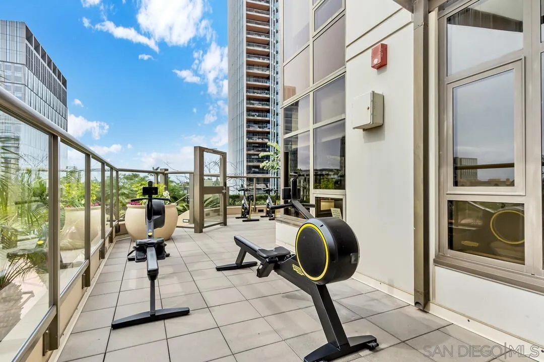 700 W E St Unit 1905