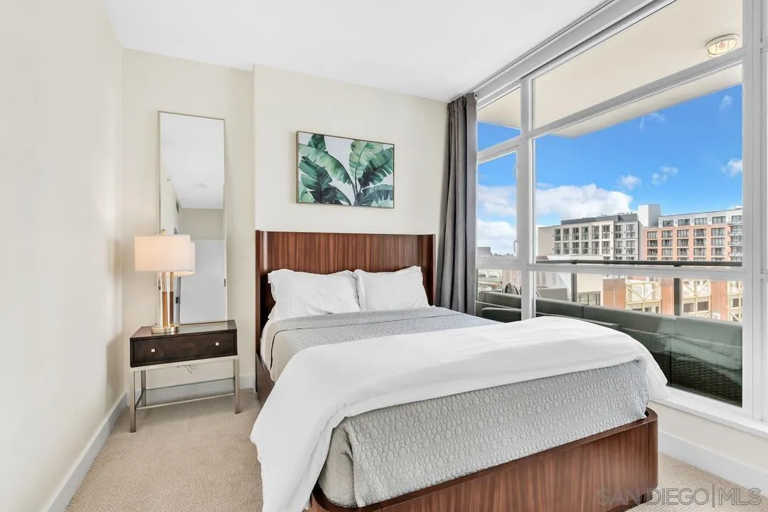 325 7th Ave Unit 705