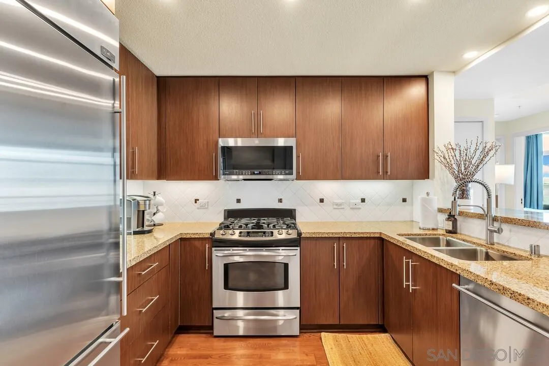 325 7th Ave Unit 705