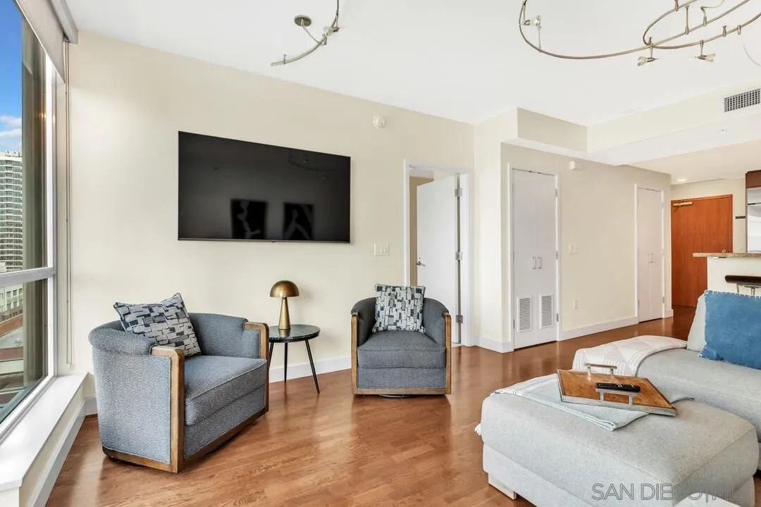 325 7th Ave Unit 705