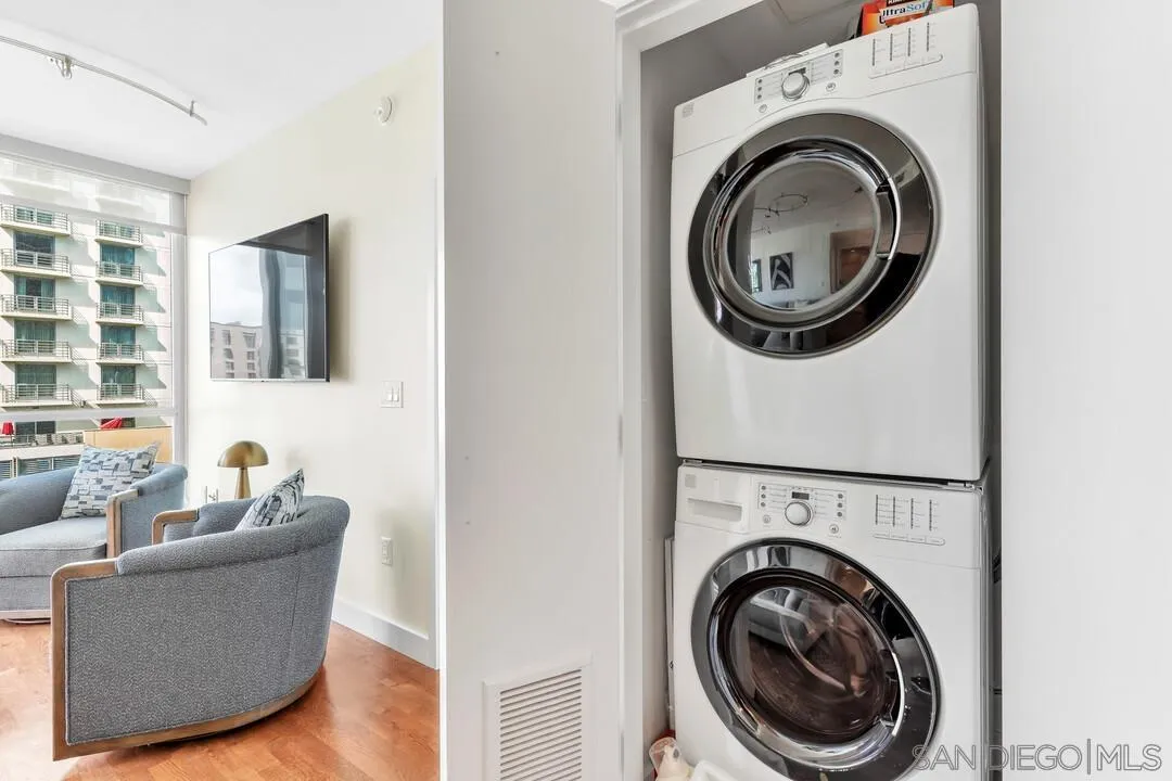 325 7th Ave Unit 705