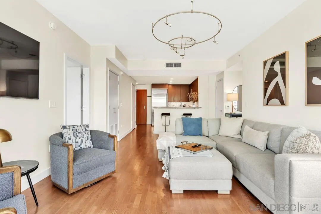 325 7th Ave Unit 705