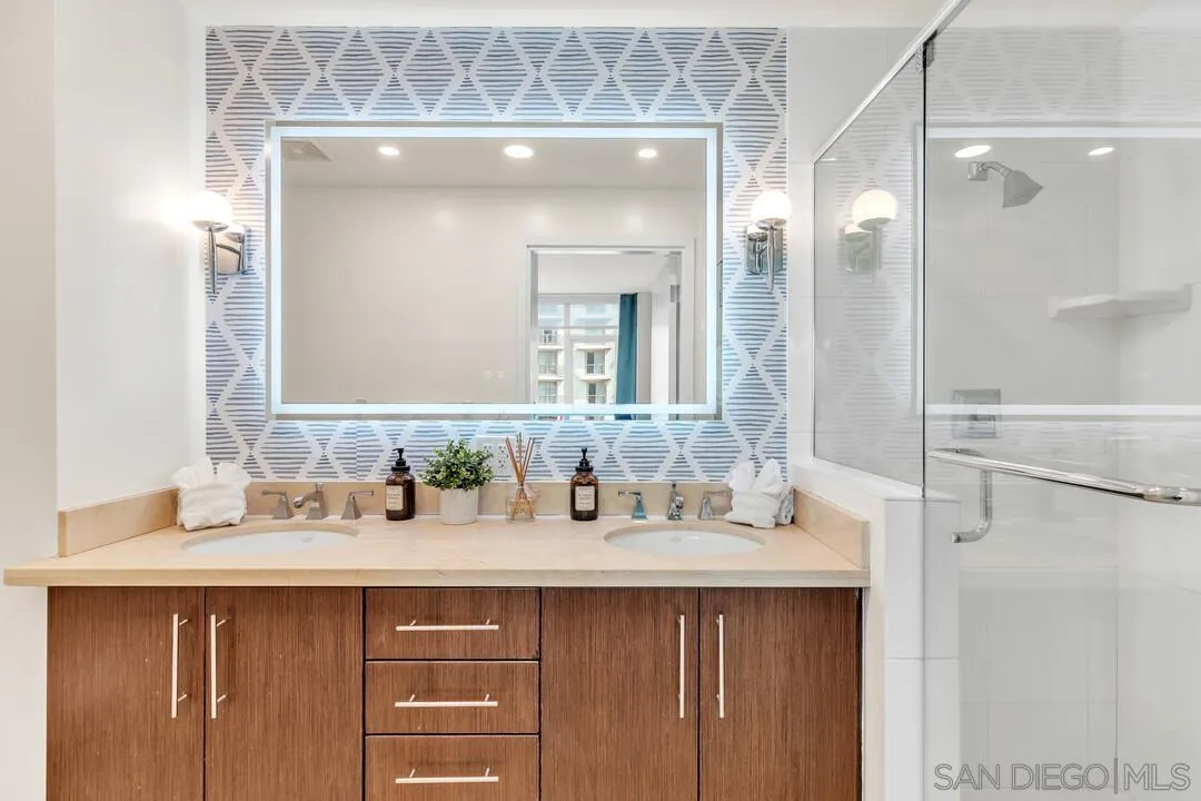 325 7th Ave Unit 705