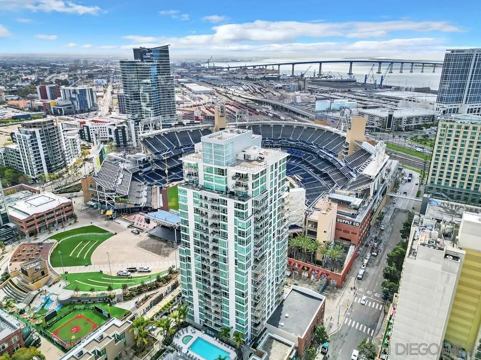 325 7th Ave Unit 705