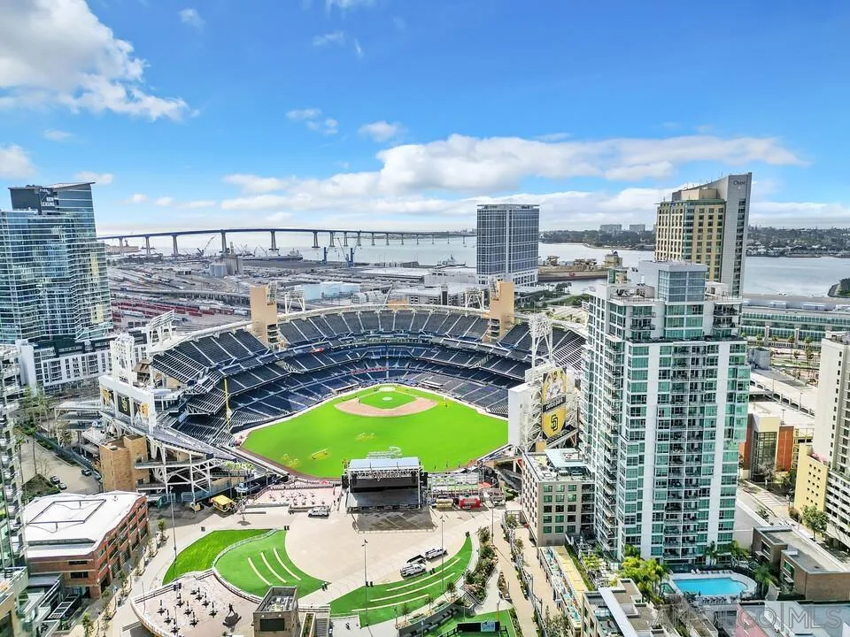 325 7th Ave Unit 705